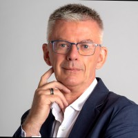 Seamus O Muircheartaigh, MCC, CMC