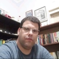 André Postigo