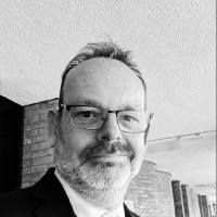 Clive Richards Miet