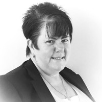 Lesley Dean