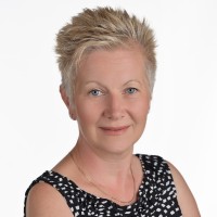 Dr. Anna Szücs