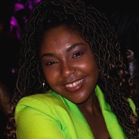 Sadé Thomas