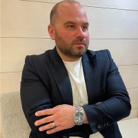 Toni Savinovskiy