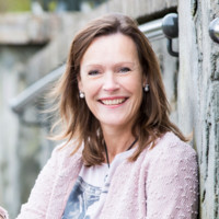 Esther Kelder