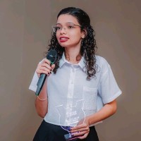 Emanuelle Trindade Oliveira