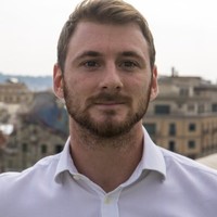 Simon B.