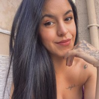 Emily Oliveira