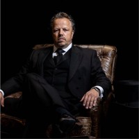 Alexander Van der Pijl