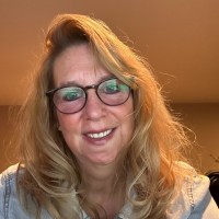 Kim Adler, Rhu, Gbds