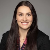 Kristen Miller, Pe