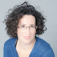 Dóra Ugróczky