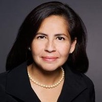 Dr. Clara Fuentes