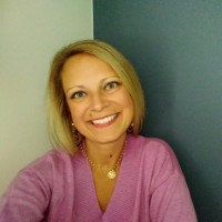 Amie Custer