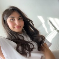 Büsra Özbek