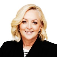 Kelly Winrow