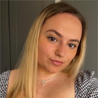 Zoe Hulmes