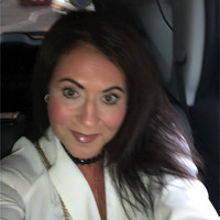 Claudia Gold