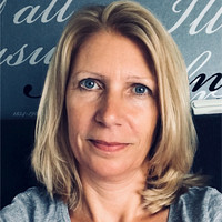 Anita van Mil