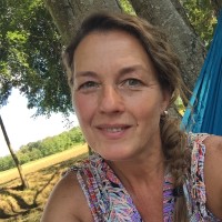 Jeanine Van De Riet