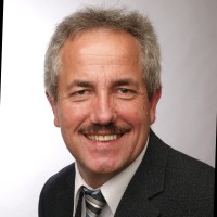 Manfred Saur