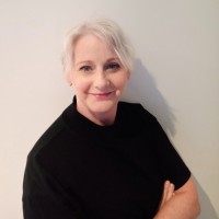 Suzanne Eagle