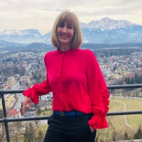 Suzanne Kuster