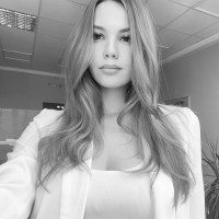 Karina Dubok