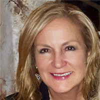 Julie Makrianis