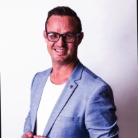 J A M E S van der Westhuizen