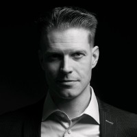 Tommi Riikonen - Yritämme Myydä Mahdollisimman Vähän Sähköä