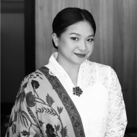 A. Alina Putri