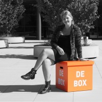 Anouk E.