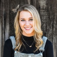 Carly Shoulders