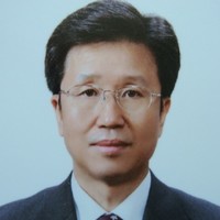 김영일