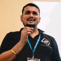 V Gautham Navada