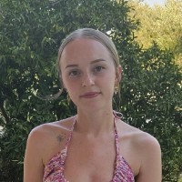 Nicole R