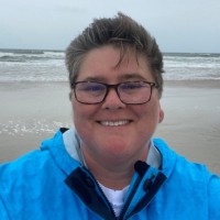 Traci Robinson