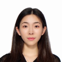 Xinyi W.