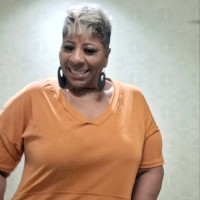 Yvonne Holt