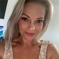 Dianne Button