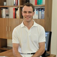 Dr. Michael Schneider