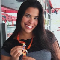 Flávia Alves