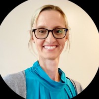 Nadine Steele