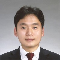 신민용