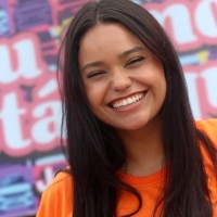 Emanuelle Barros
