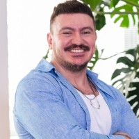 Douglas Galan
