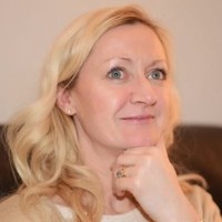 Caroline McNally
