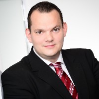 Dr. Tobias Stadtmann