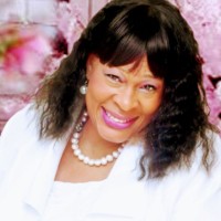 Lynette Comma