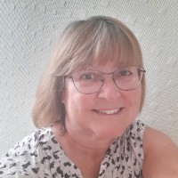 Angela Metzger